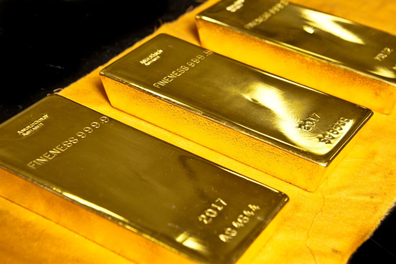 Investors - AngloGold Ashanti